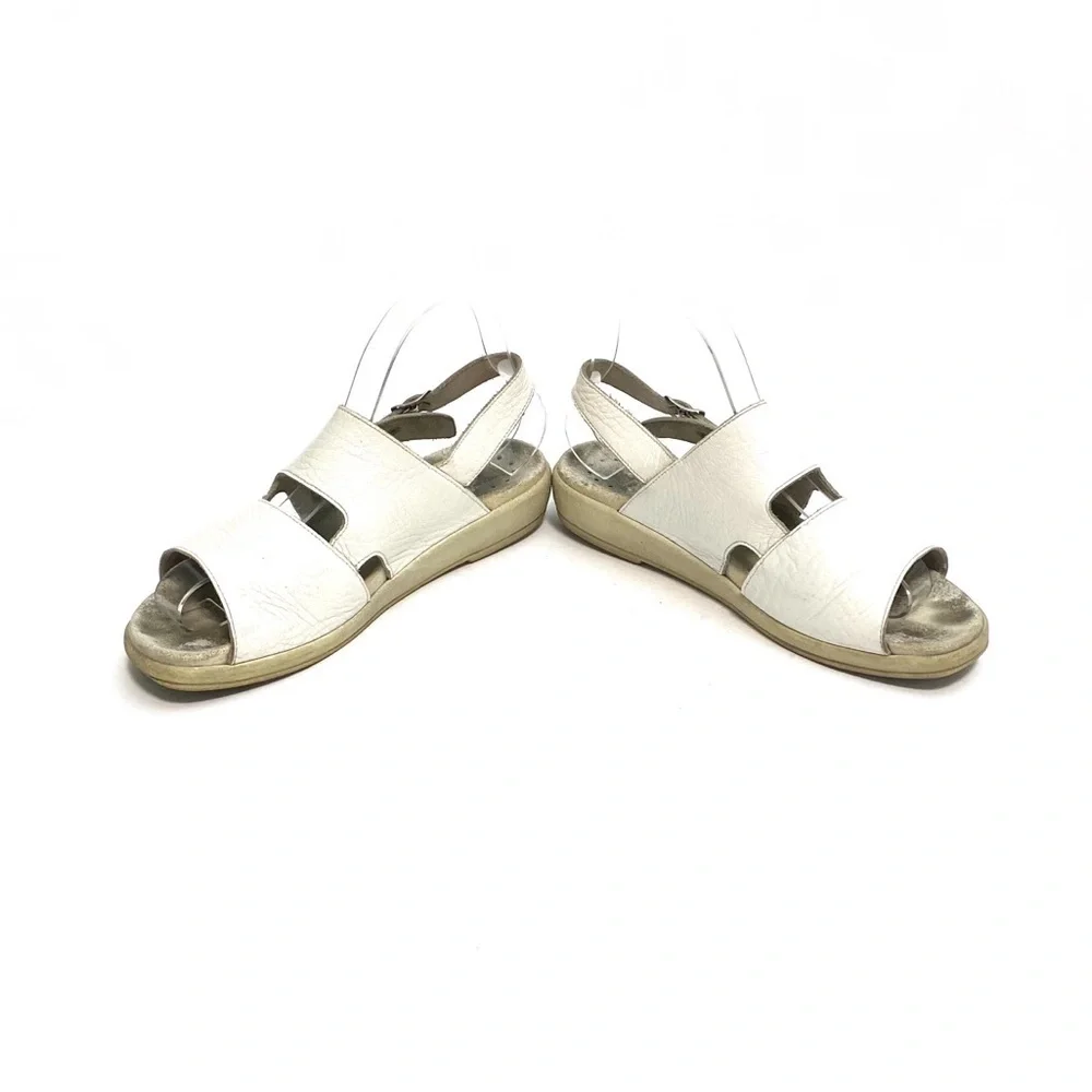 Vintage 1990s white pebble leather open toe slingback sandals